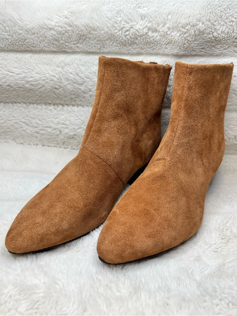 Clarks Tan Suede Ankle Booties with Stacked Heel Women’s 7.5